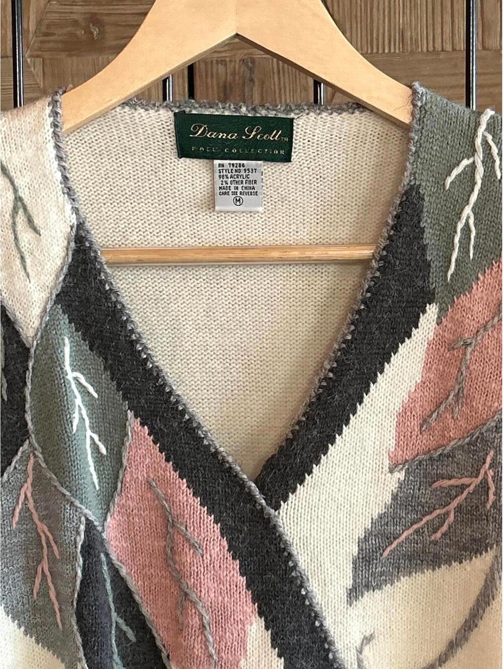 Vintage Dana Scott Grandmacore Floral Embroidered V-Neck Knit Sweater Medium - Picture 4 of 8